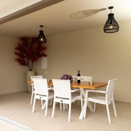 Villa Idothea Stone